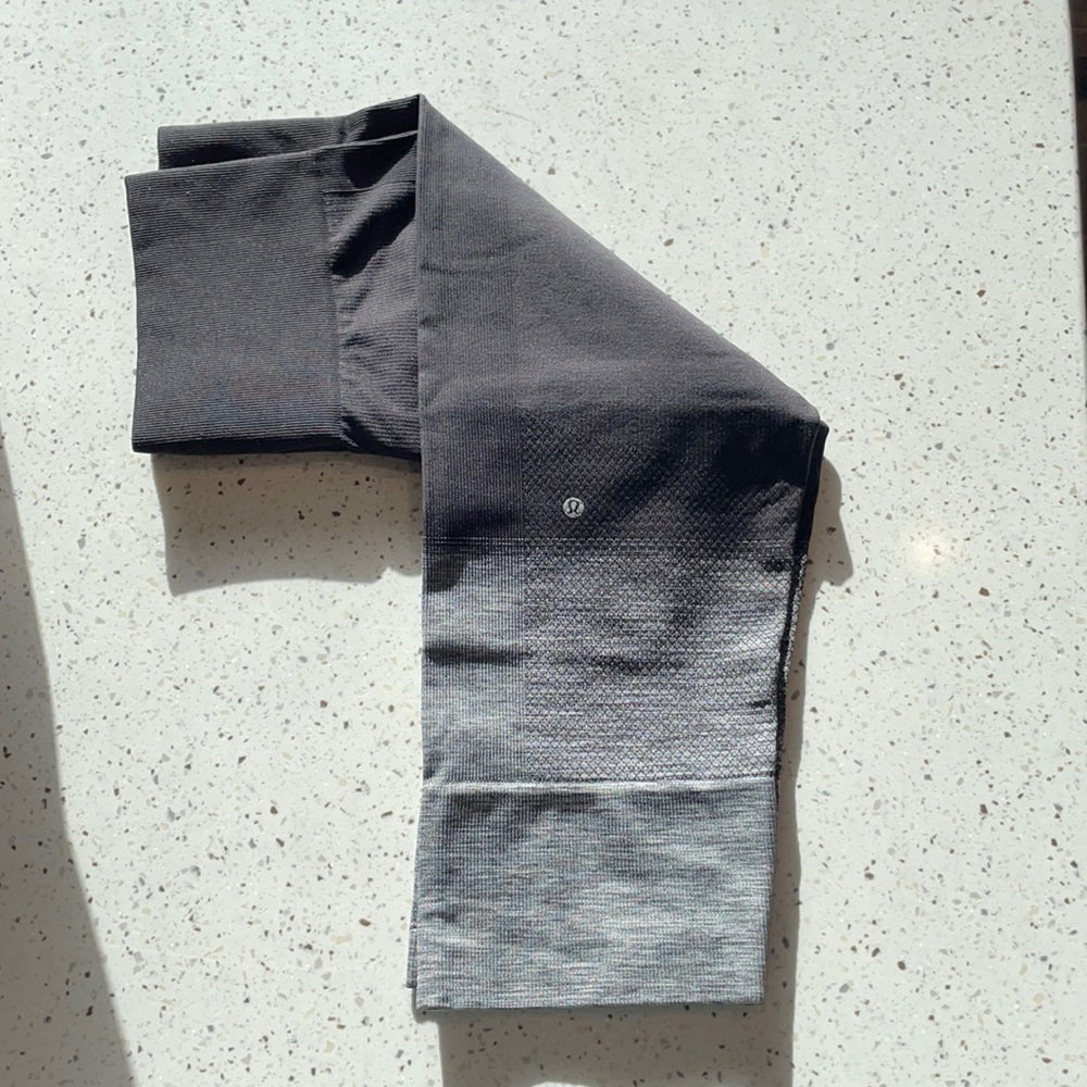 Lululemon Seamlessly Street Crop Heathered Black